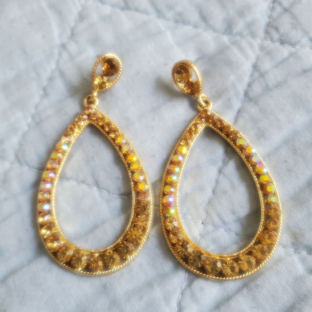 Golden rhinestone earrings